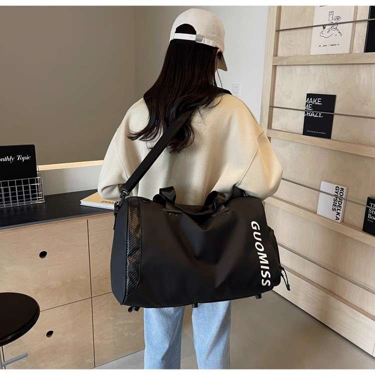 スタイリッシュ スポーツ ボストンバッグ 25L
