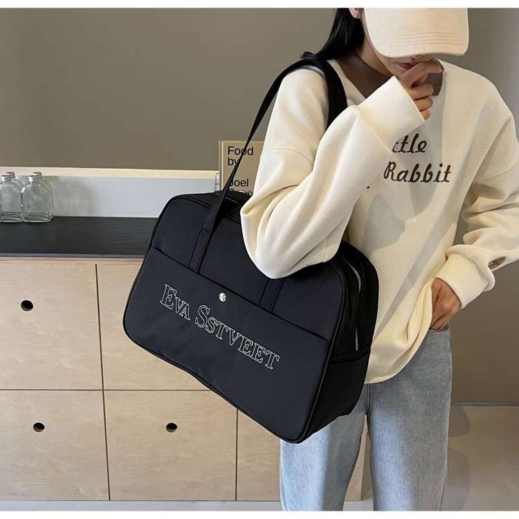 ボストンバッグ シンプルデザイン 20L