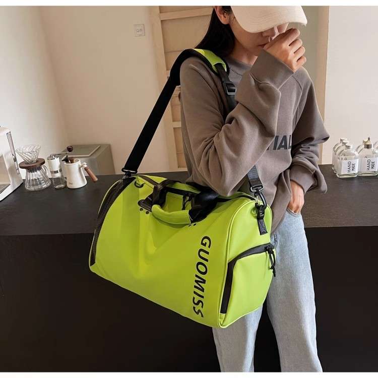 スタイリッシュ スポーツ ボストンバッグ 25L