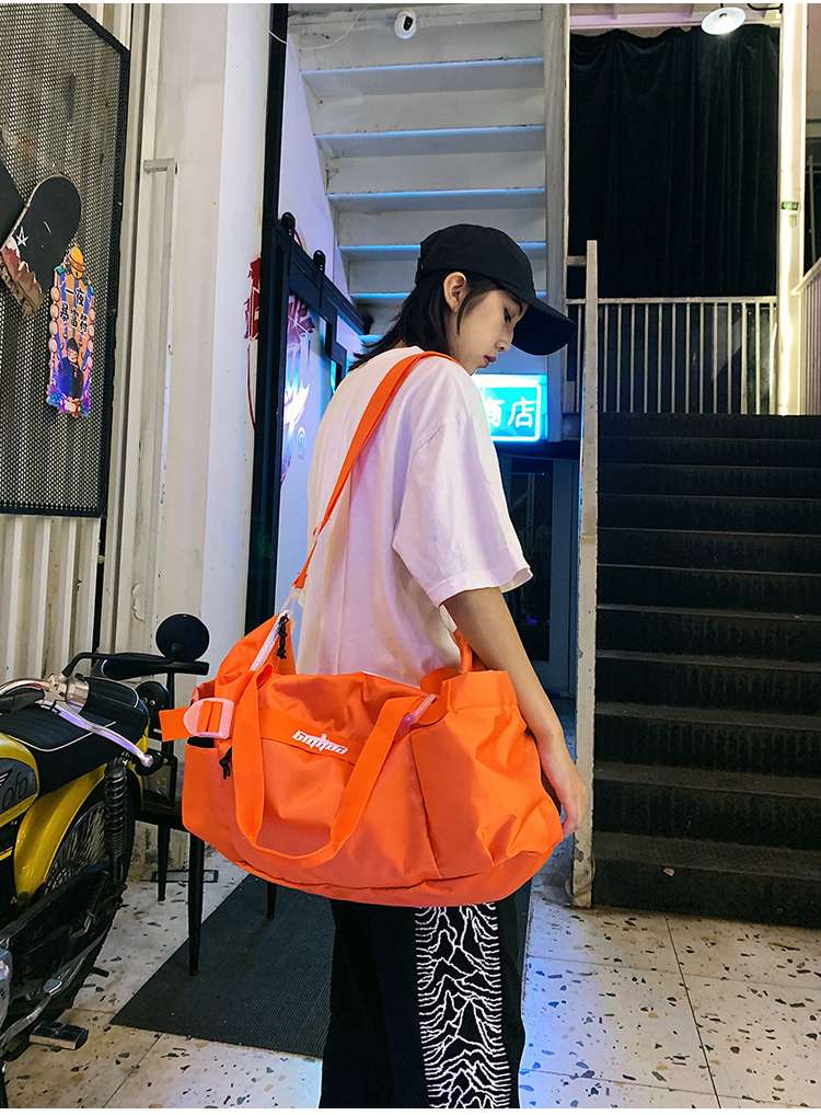 大容量スポーティボストンバッグ 25L 旅行用