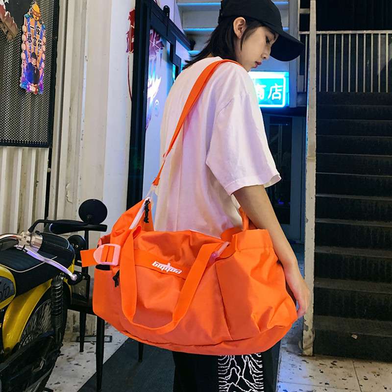 大容量スポーティボストンバッグ 25L 旅行用