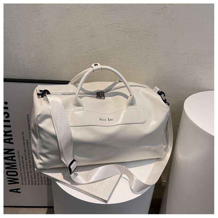 多機能 軽量 スポーティボストンバッグ 20L