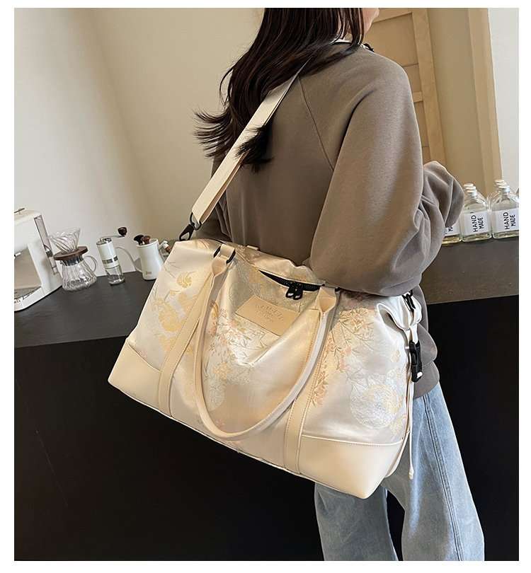 花柄エンボス加工 大容量ボストンバッグ 20L