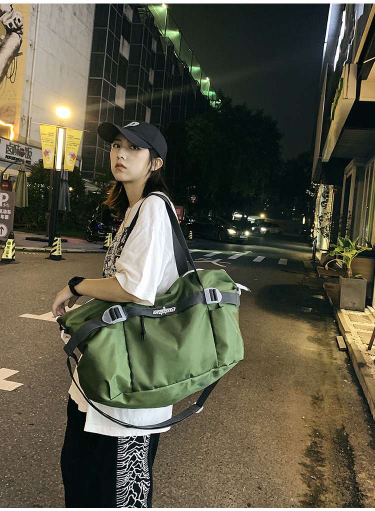大容量スポーティボストンバッグ 25L 旅行用