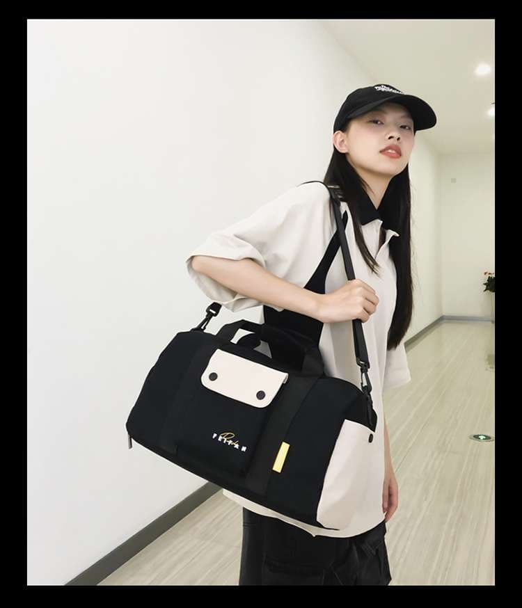 ボストンバッグ スポーティーな多機能ダッフルバッグ 15L 30L