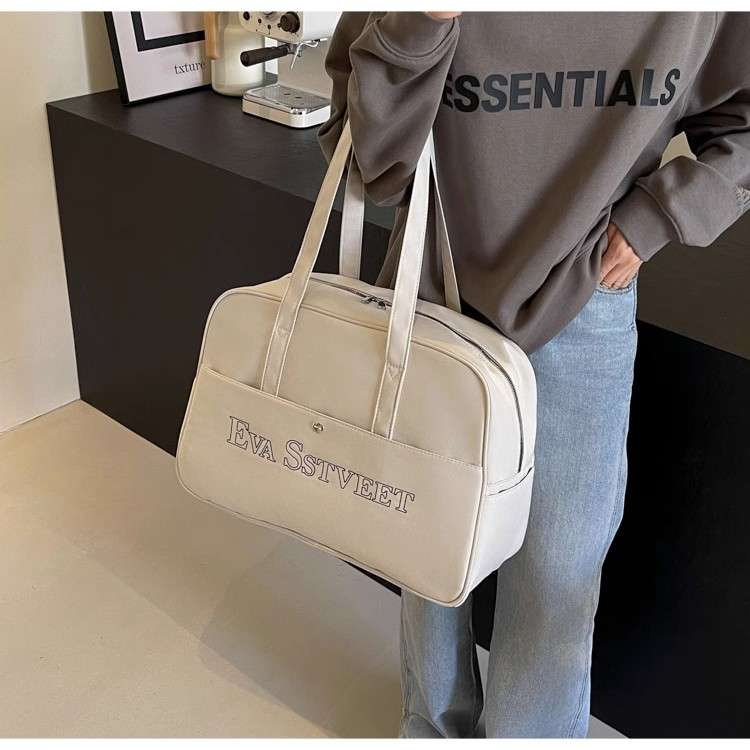 ボストンバッグ シンプルデザイン 20L