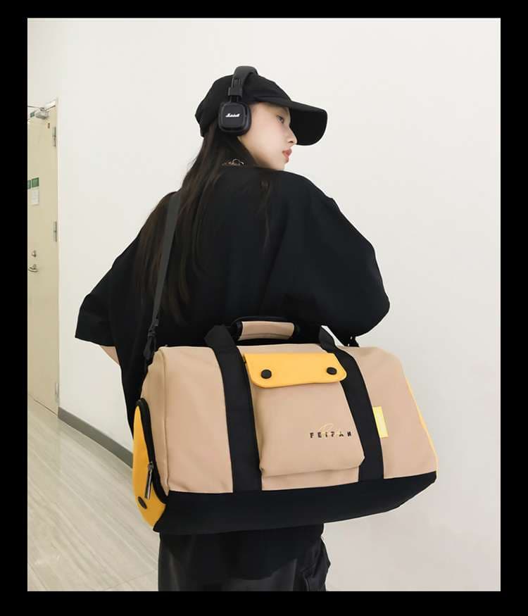 ボストンバッグ スポーティーな多機能ダッフルバッグ 15L 30L