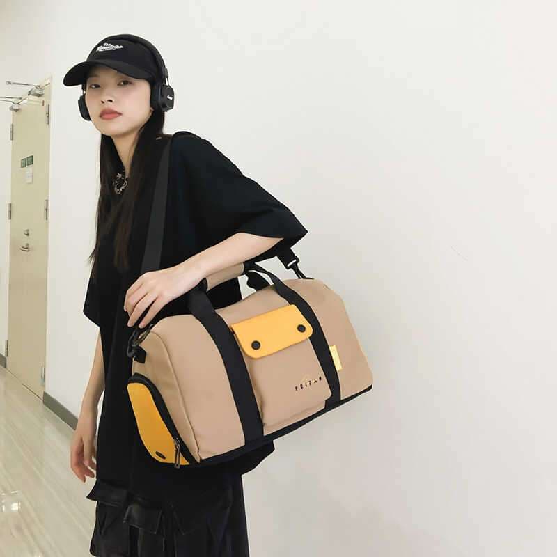 ボストンバッグ スポーティーな多機能ダッフルバッグ 15L 30L