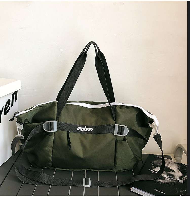 大容量スポーティボストンバッグ 25L 旅行用