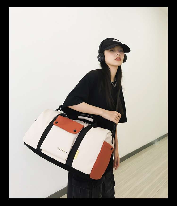 ボストンバッグ スポーティーな多機能ダッフルバッグ 15L 30L