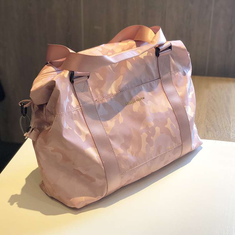 ボストンバッグ 上品な迷彩柄トラベルバッグ