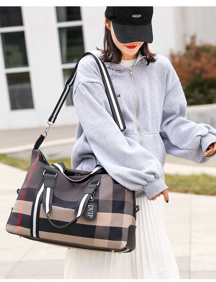 チェック柄デザインボストンバッグ