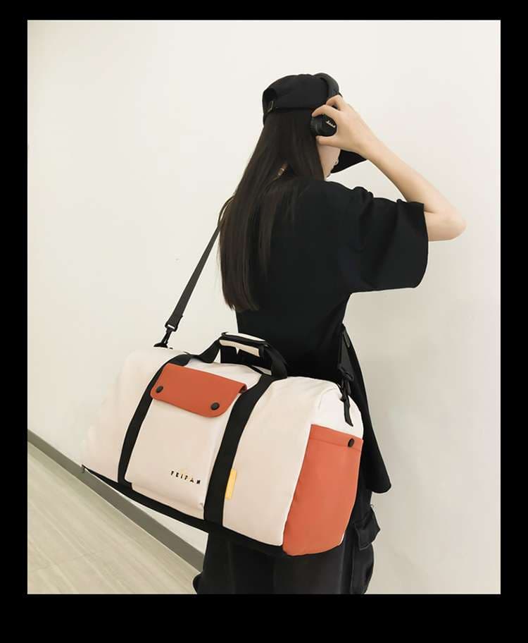 ボストンバッグ スポーティーな多機能ダッフルバッグ 15L 30L