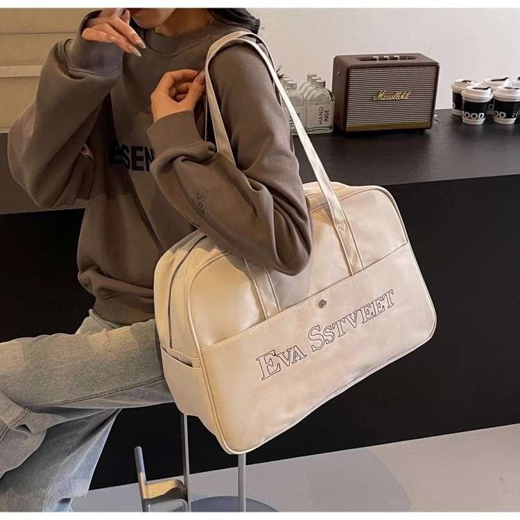 ボストンバッグ シンプルデザイン 20L