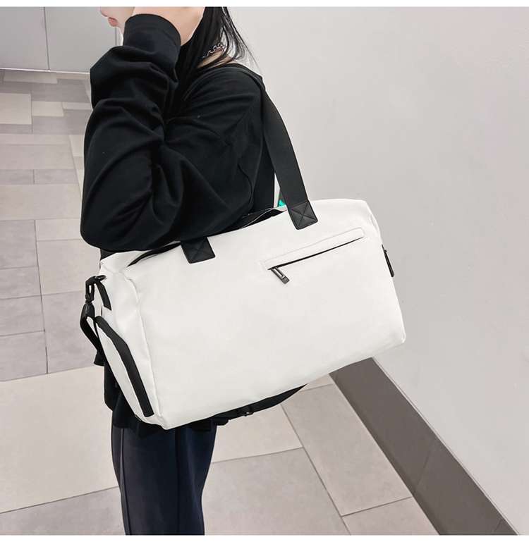 シンプル機能的スポーツボストンバッグ 20L