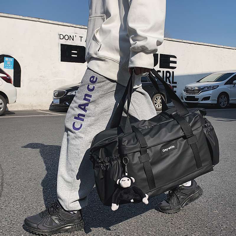 スタイリッシュ大容量ボストンバッグ 30L