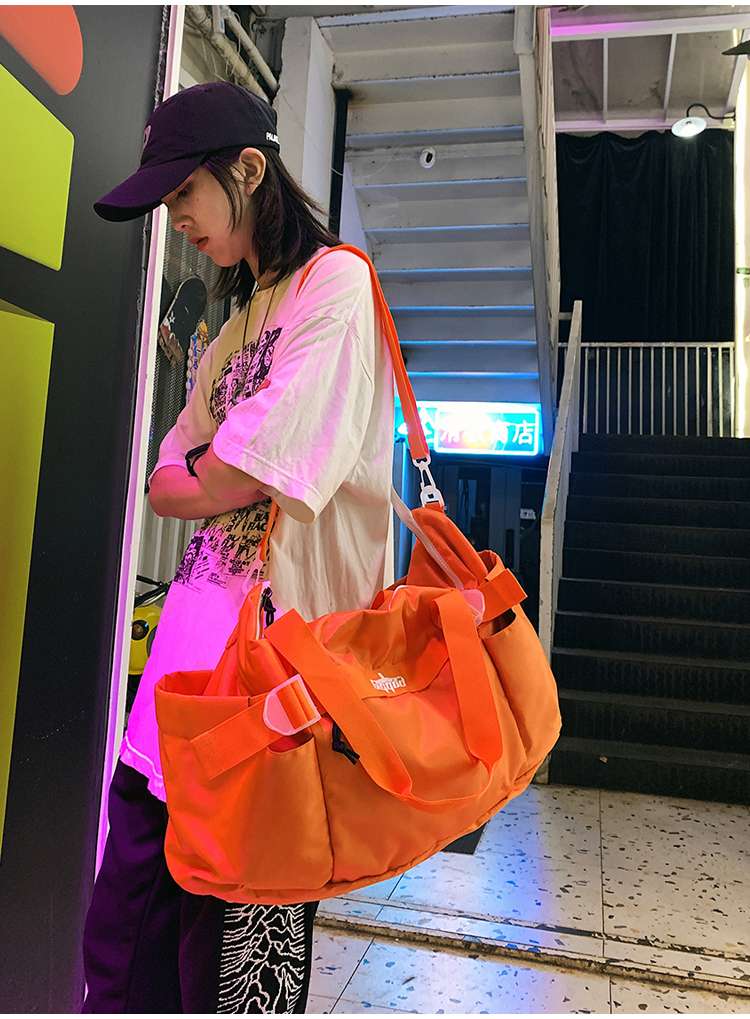 大容量スポーティボストンバッグ 25L 旅行用