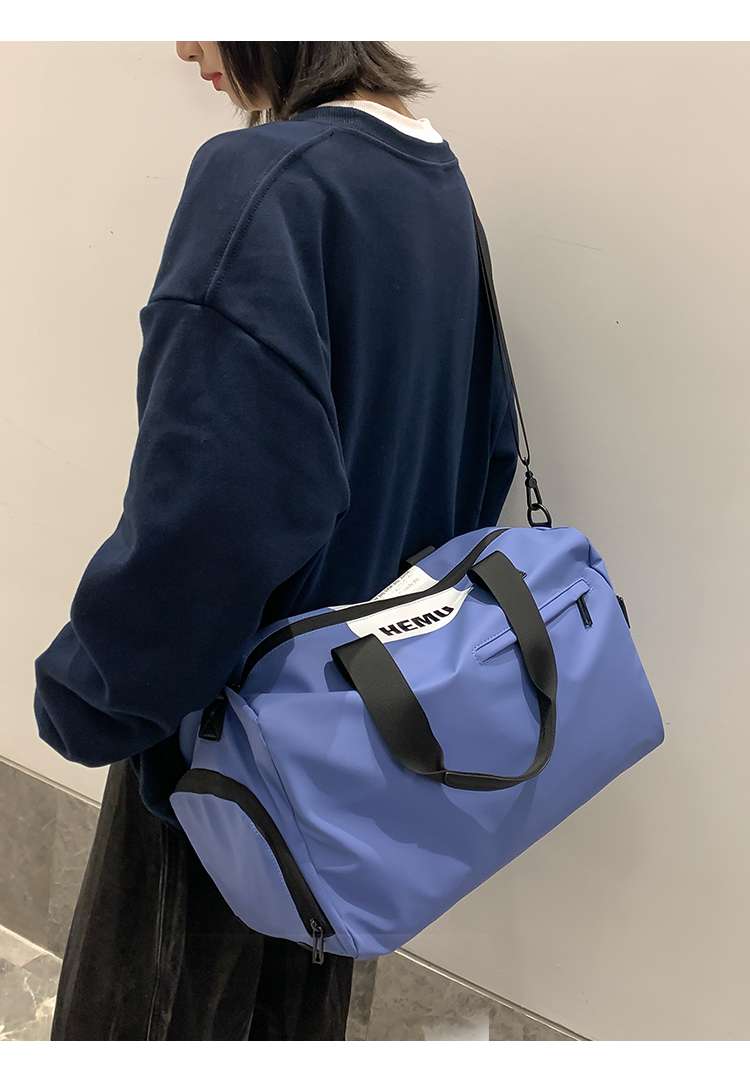 スタイリッシュ スポーツボストンバッグ 20L