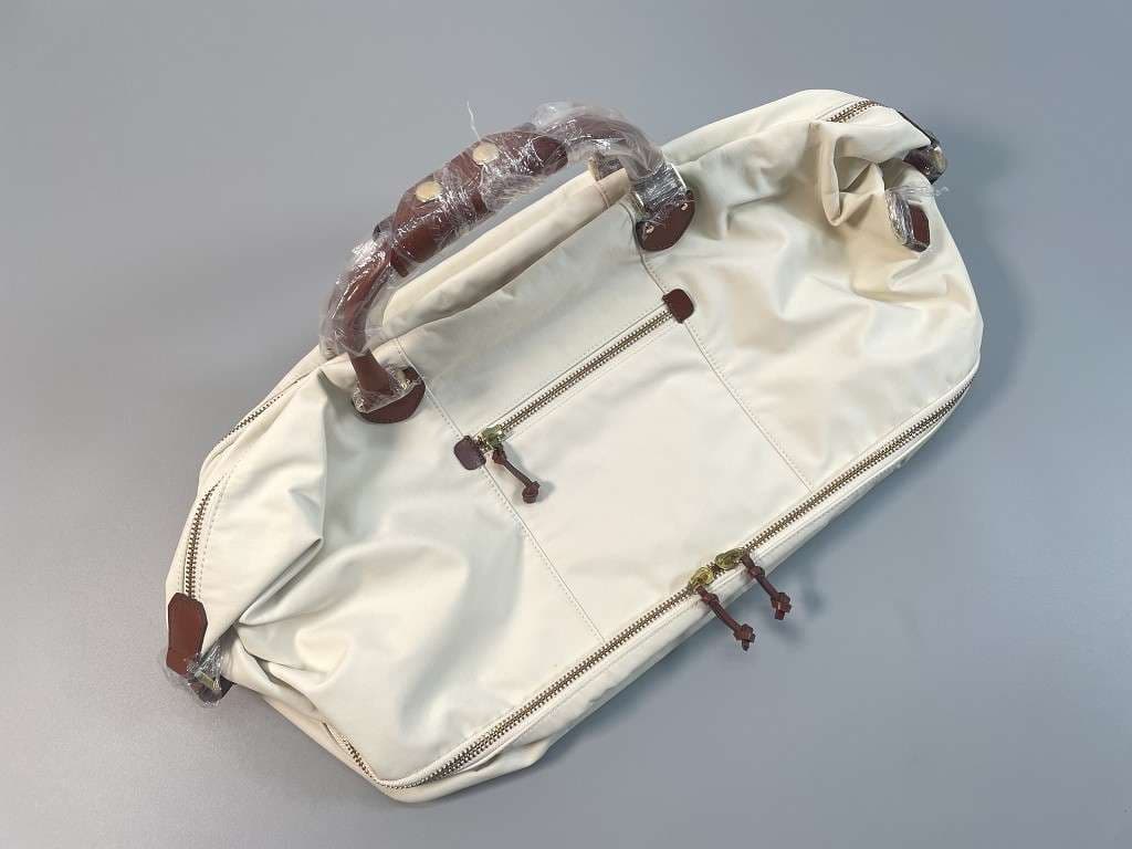 クラシックな大容量トラベルボストンバッグ