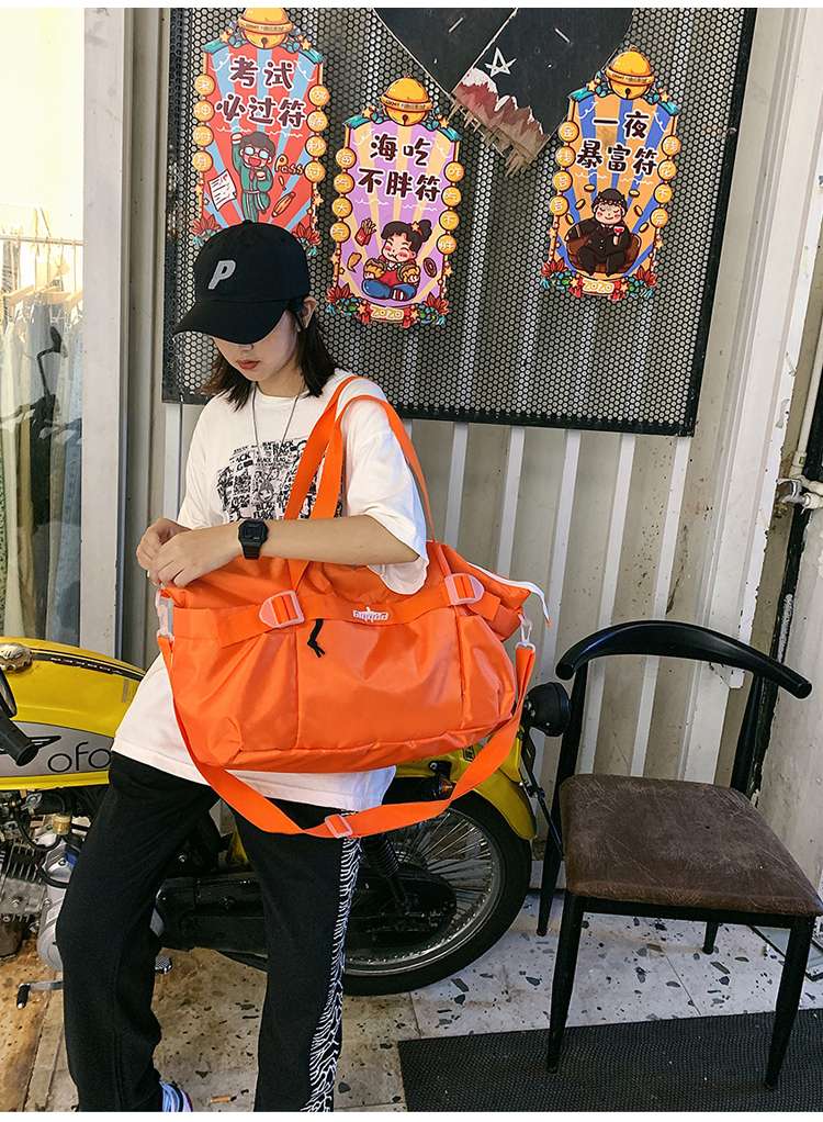大容量スポーティボストンバッグ 25L 旅行用