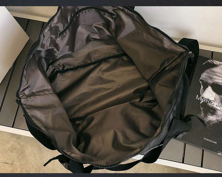 大容量スポーティボストンバッグ 25L 旅行用