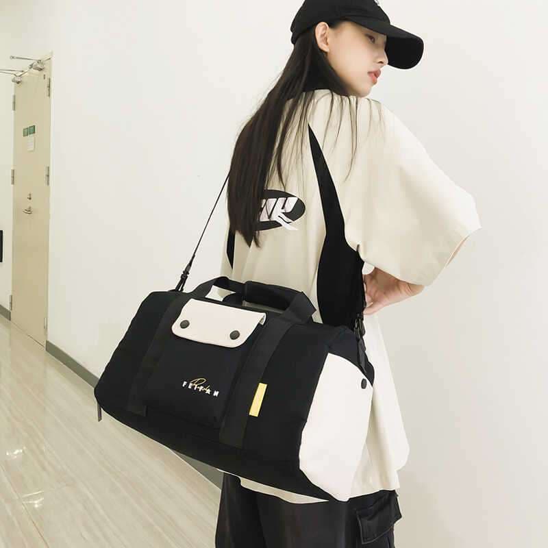 ボストンバッグ スポーティーな多機能ダッフルバッグ 15L 30L