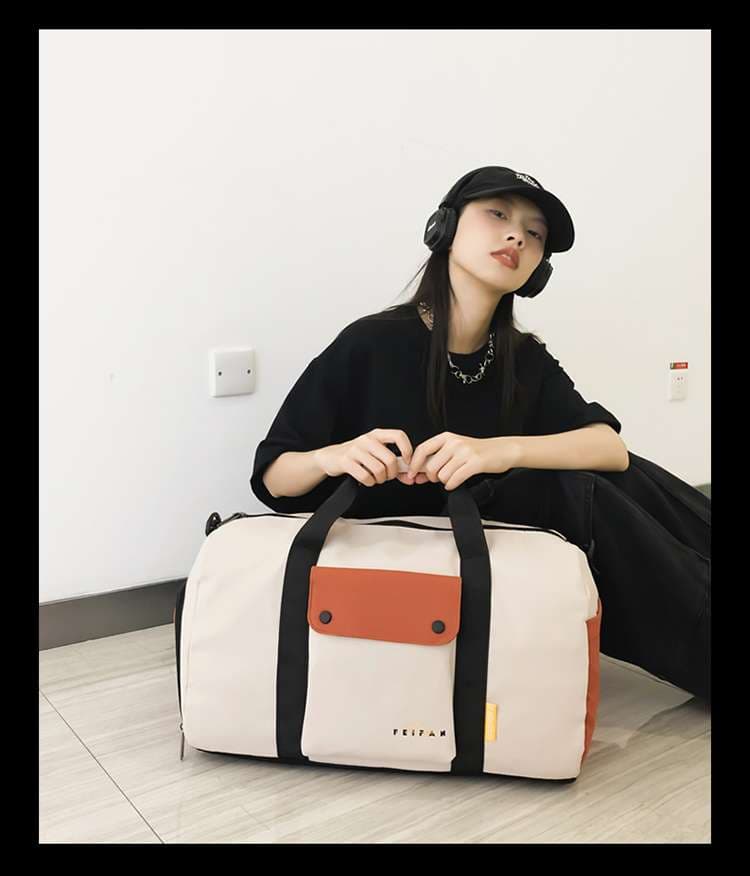 ボストンバッグ スポーティーな多機能ダッフルバッグ 15L 30L