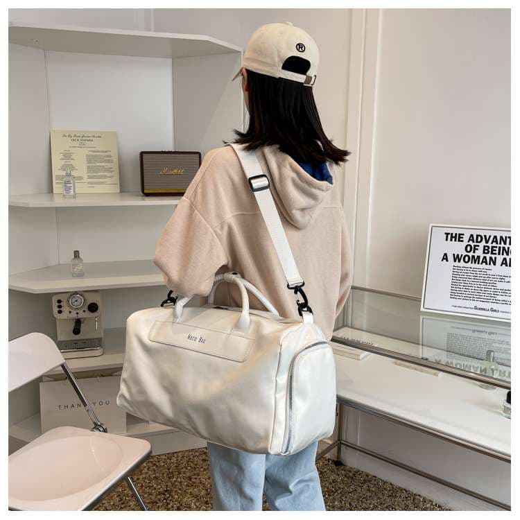 多機能 軽量 スポーティボストンバッグ 20L