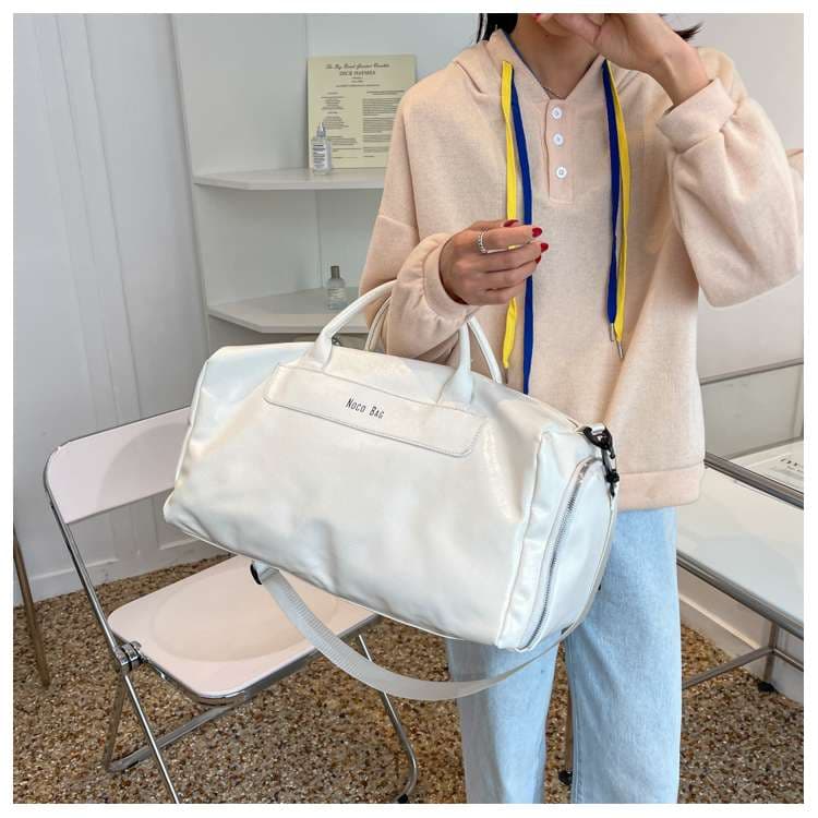 多機能 軽量 スポーティボストンバッグ 20L