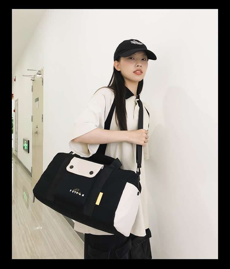 ボストンバッグ スポーティーな多機能ダッフルバッグ 15L 30L