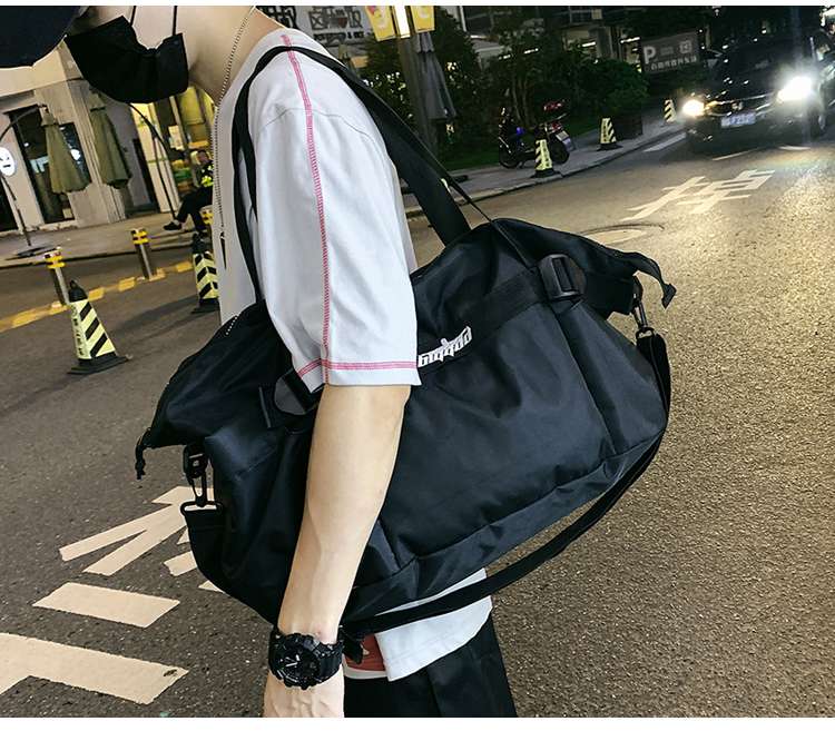 大容量スポーティボストンバッグ 25L 旅行用