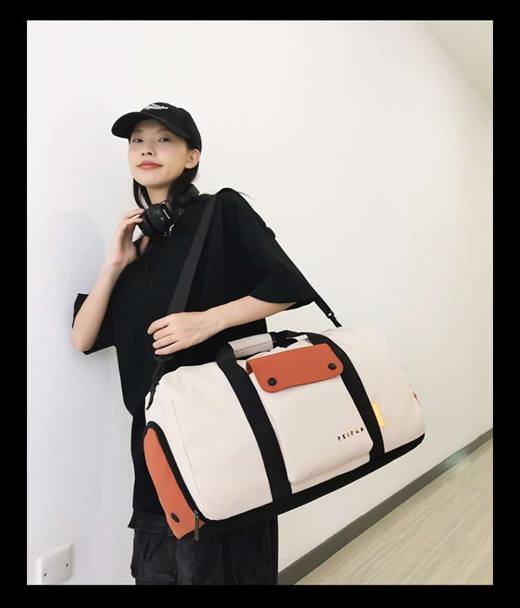 ボストンバッグ スポーティーな多機能ダッフルバッグ 15L 30L