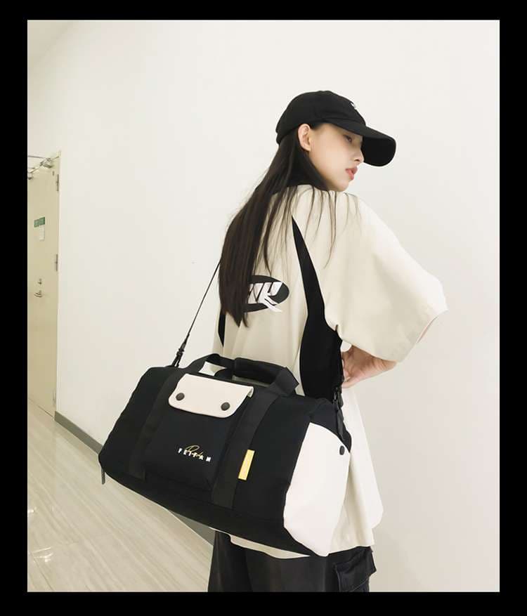 ボストンバッグ スポーティーな多機能ダッフルバッグ 15L 30L