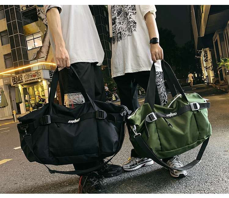大容量スポーティボストンバッグ 25L 旅行用