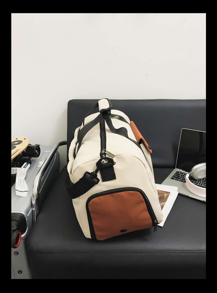 ボストンバッグ スポーティーな多機能ダッフルバッグ 15L 30L
