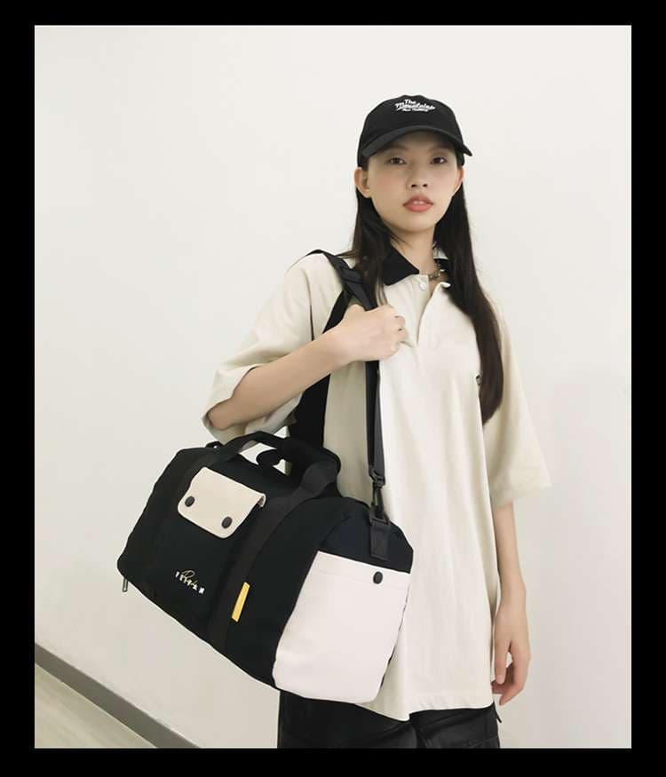 ボストンバッグ スポーティーな多機能ダッフルバッグ 15L 30L