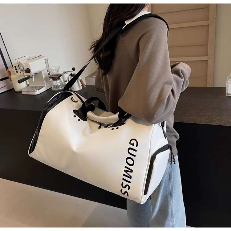 スタイリッシュ スポーツ ボストンバッグ 25L