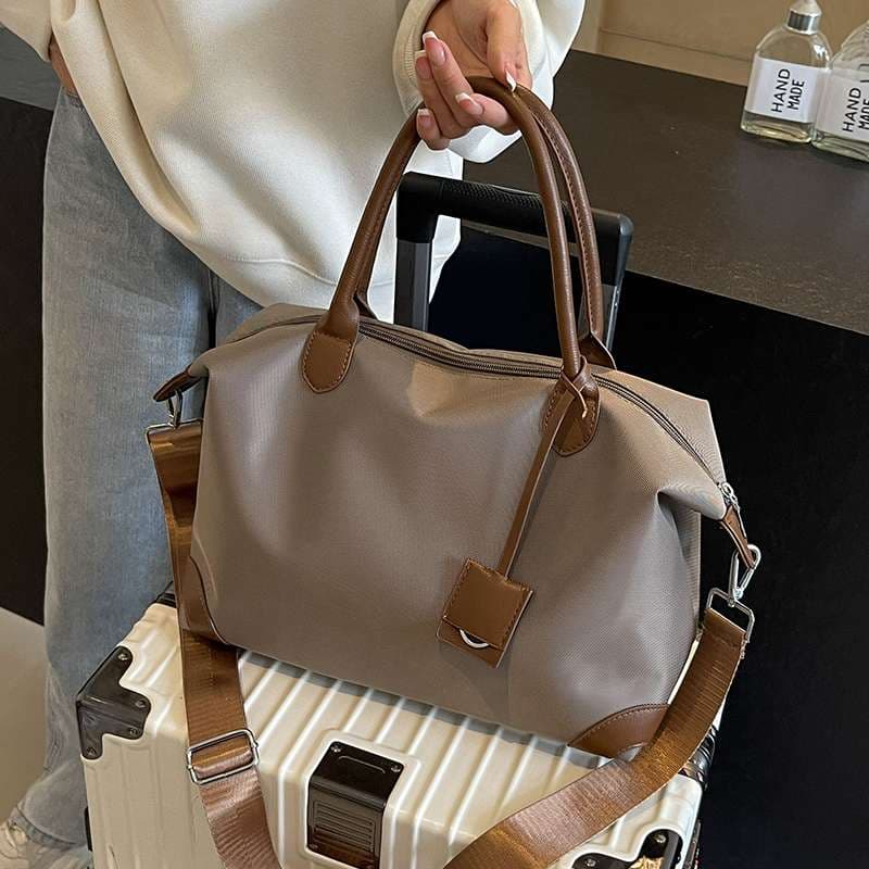 上品シンプルなマルチ使用ボストンバッグ