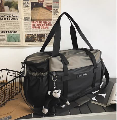 スタイリッシュ大容量ボストンバッグ 30L
