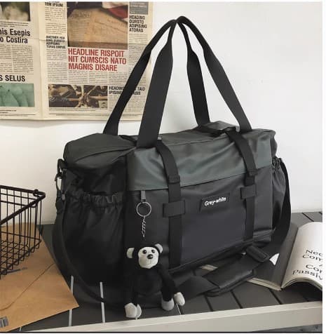 スタイリッシュ大容量ボストンバッグ 30L