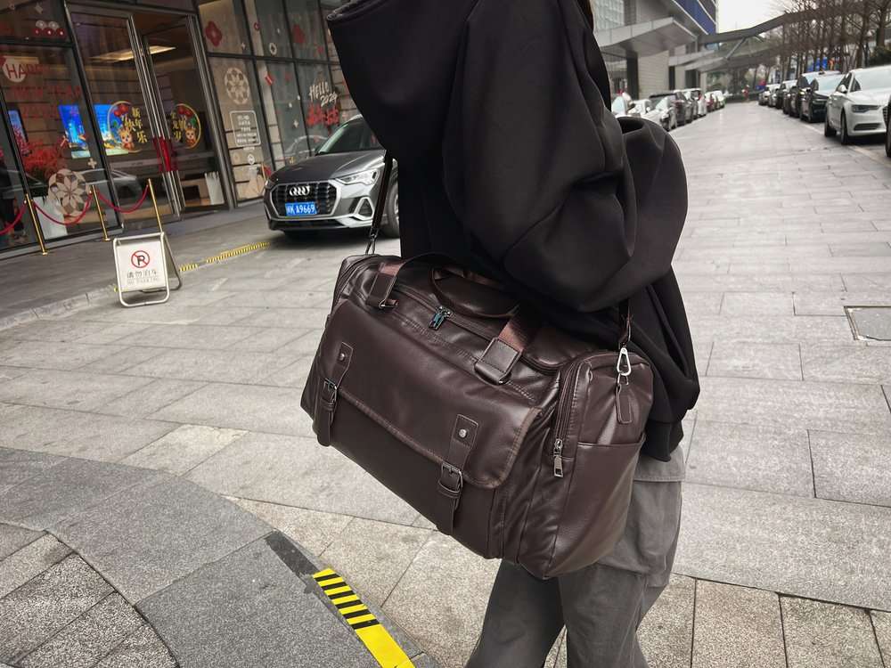 多機能レザー調ボストンバッグ 2色展開