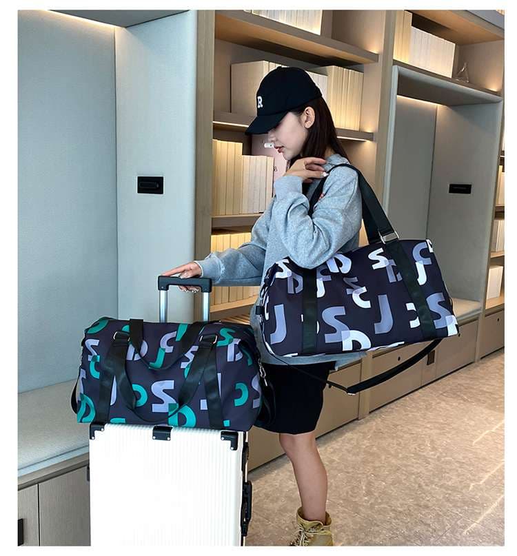アルファベットデザイン スポーティボストンバッグ 30L