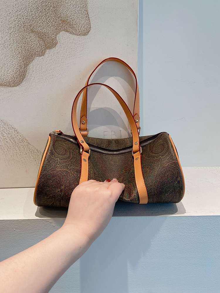 上品な渦巻き模様のボストンバッグ