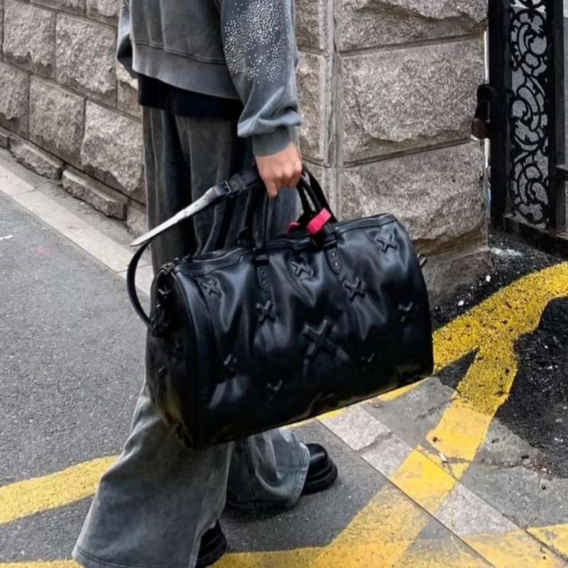 モノグラム柄レザーボストンバッグ