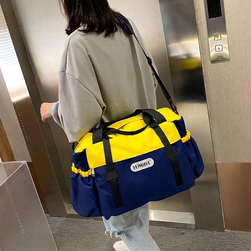 スポーティーな大容量ボストンバッグ
