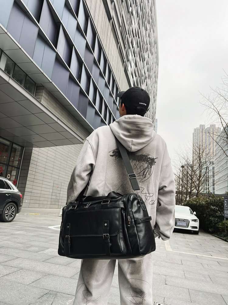 多機能レザー調ボストンバッグ 2色展開