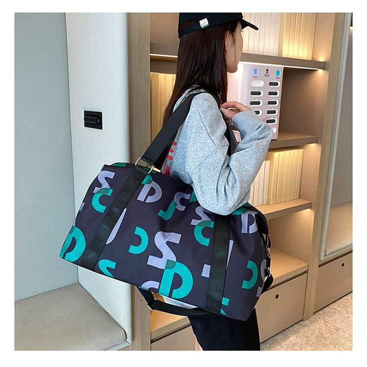 アルファベットデザイン スポーティボストンバッグ 30L