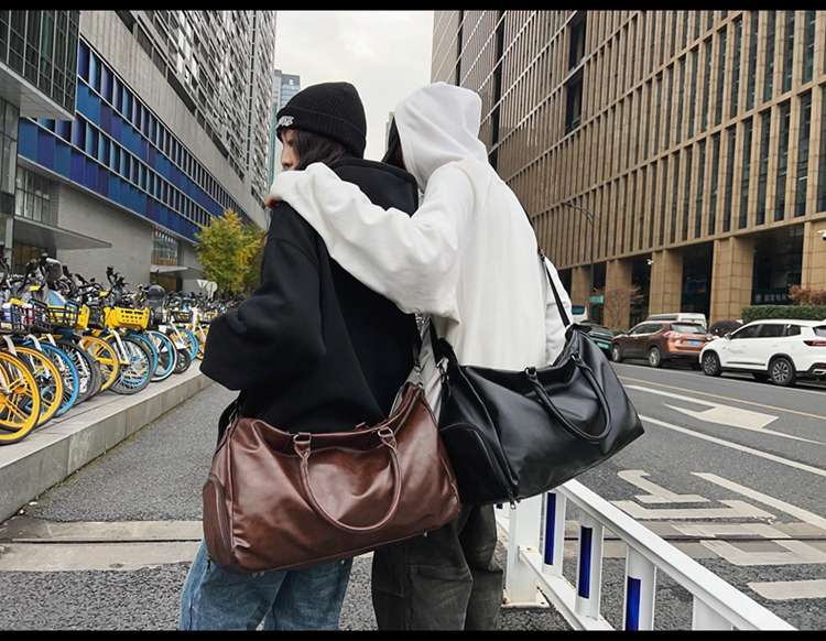 大容量レザー調トラベルボストンバッグ 35L