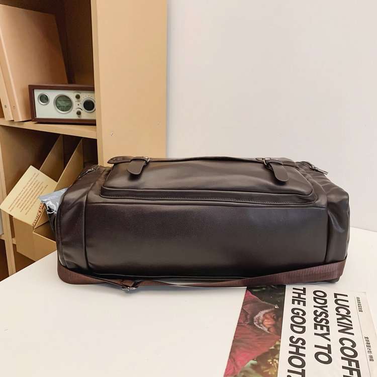 多機能レザー調ボストンバッグ 2色展開
