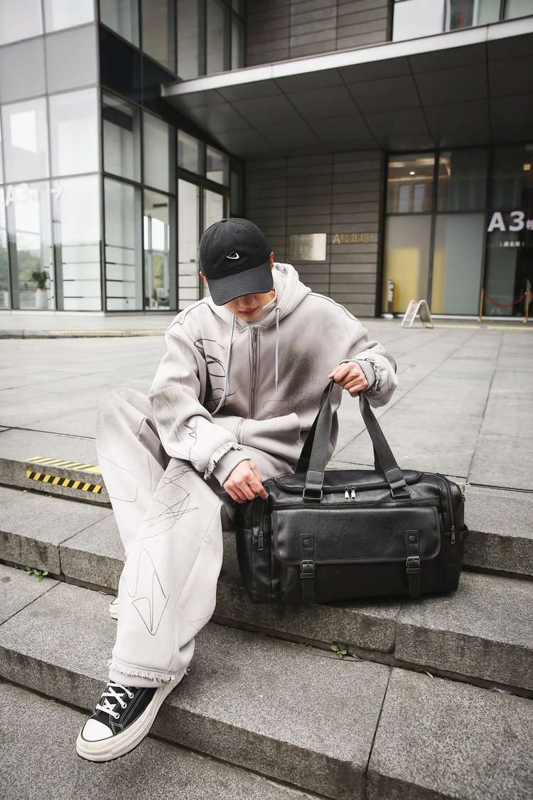 多機能レザー調ボストンバッグ 2色展開